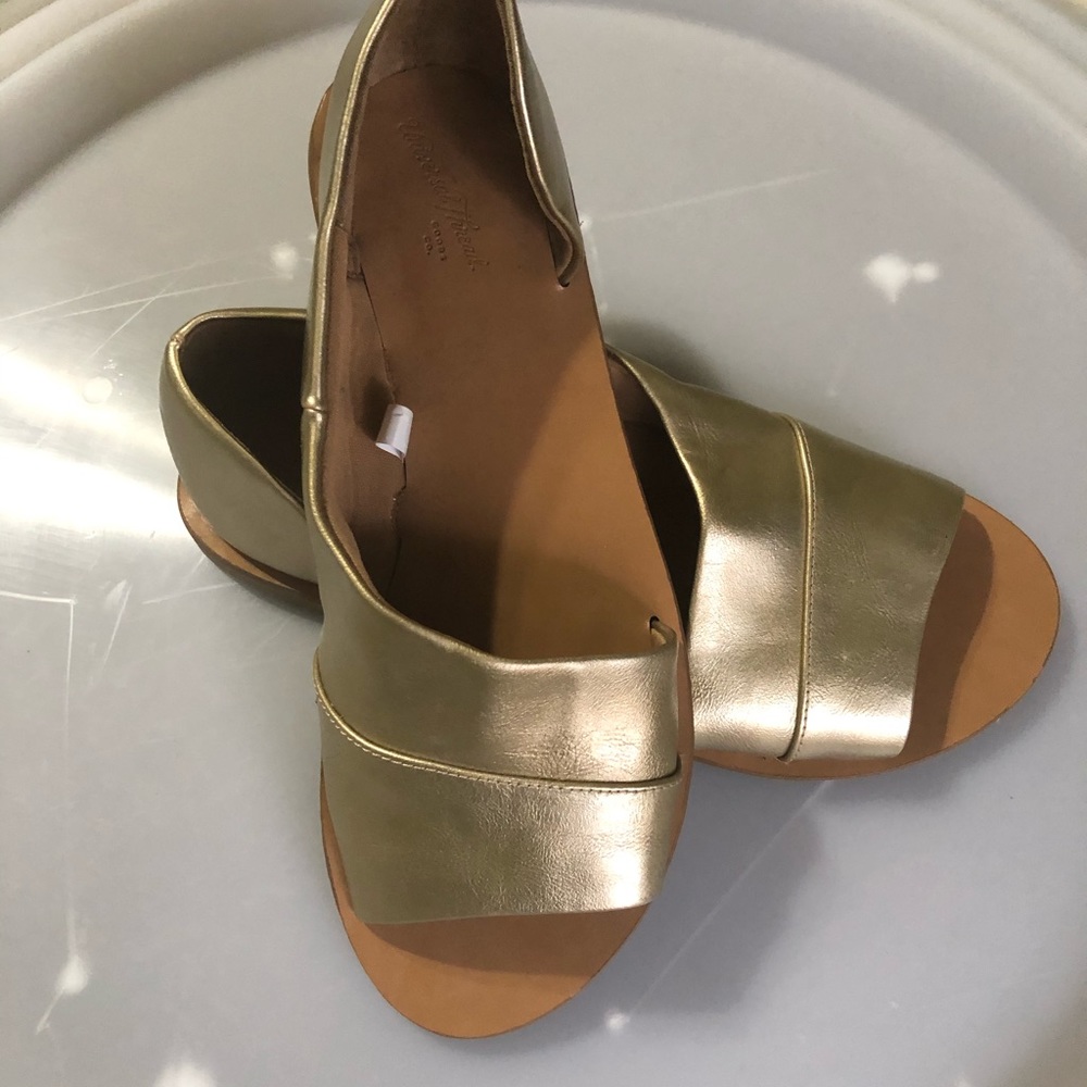 Sandals - Picture 3 of 4